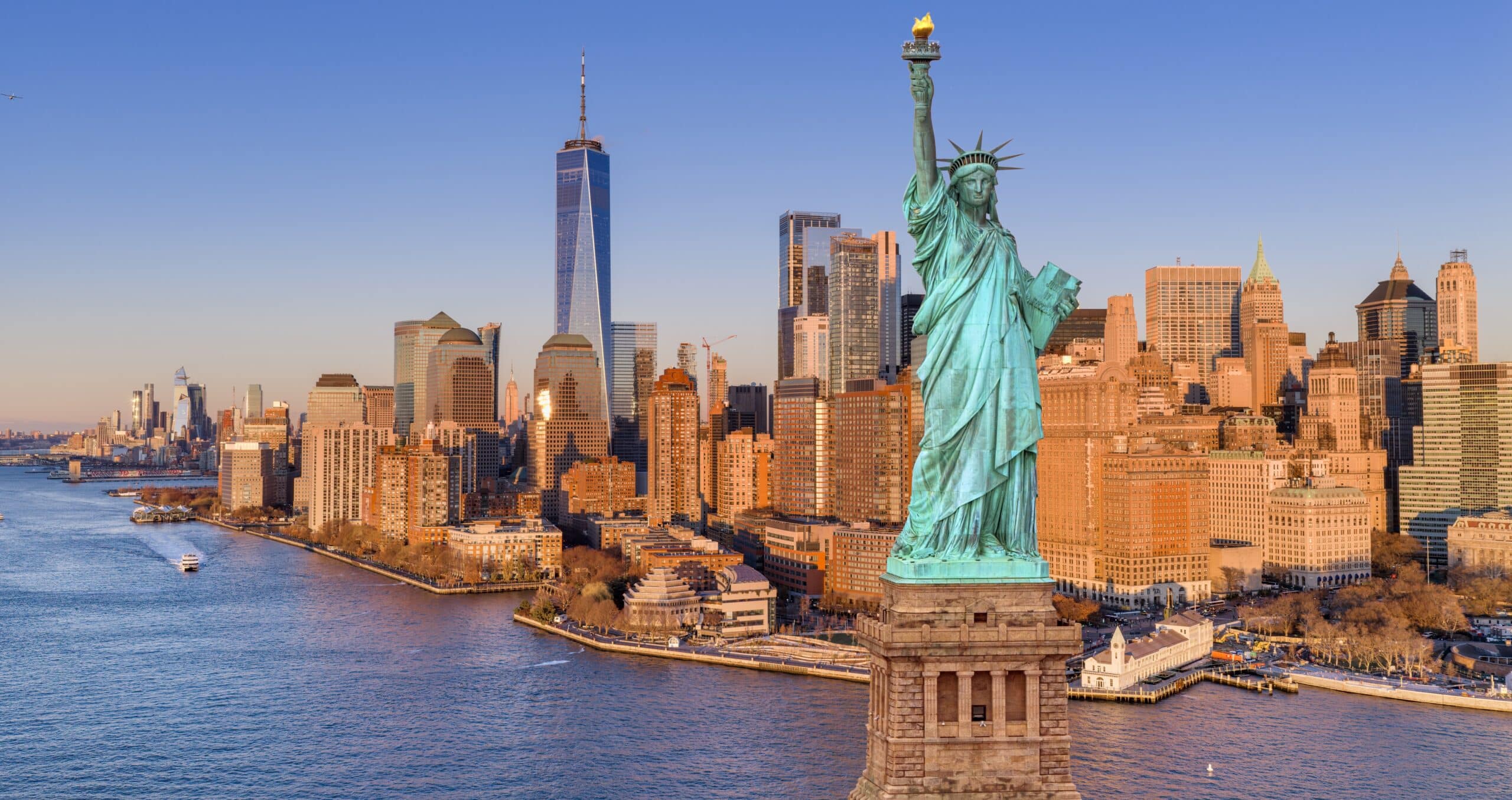 Nyc,Landscape,With,Statue,Of,Liberty.,New,York,With,Famous