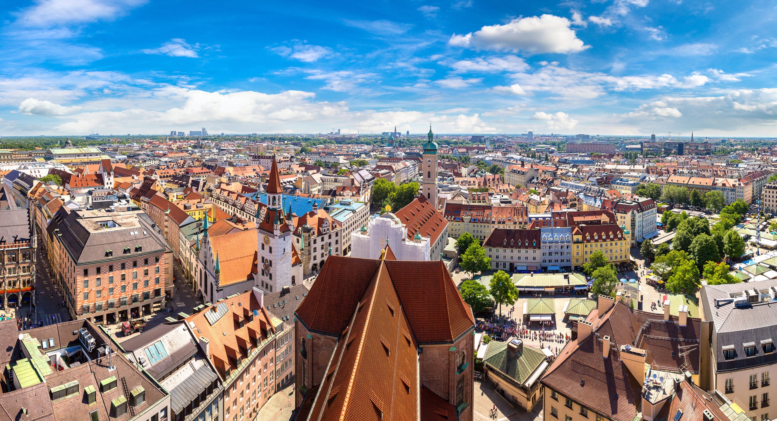Panoramic,Aerial,View,Of,Munich,,Germany,In,A,Beautiful,Summer